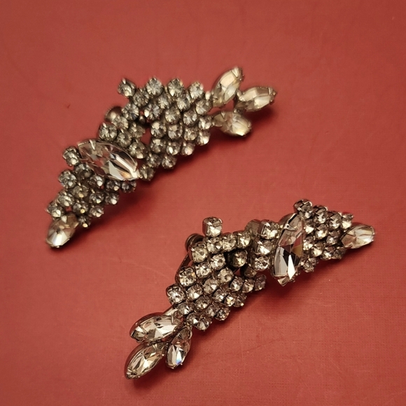 Vintage 1950s Clear Rhinestone Spray Earrings – Screw Back Cluster Leaf Design - Picture 1 of 6